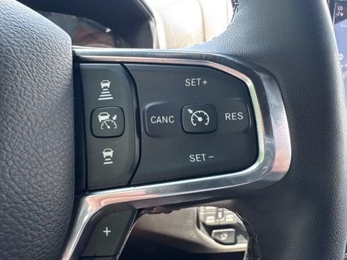 Used 2025 RAM 1500 Laramie AWD/4WD image 17