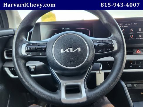 Used 2023 Kia Sportage LX image 16