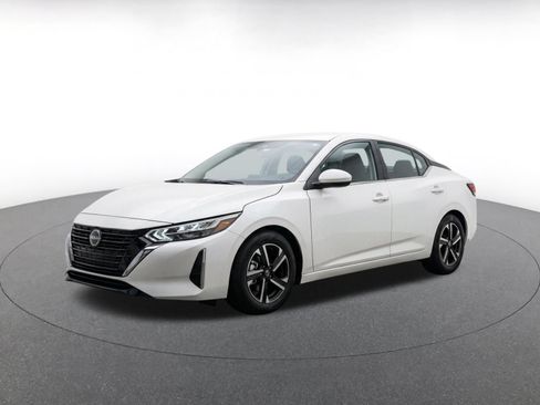 Used 2025 Nissan Sentra SV FWD image 3