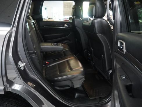 Used 2018 Jeep Grand Cherokee Overland AWD/4WD image 27