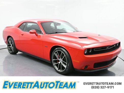 Used 2018 Dodge Challenger R/T w/ Performance Handling Group image 1