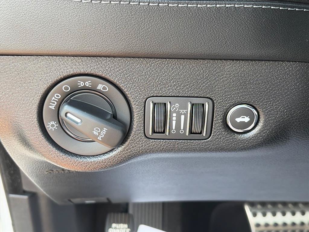 Used 2022 Dodge Charger R/T w/ Plus Group RWD image 23