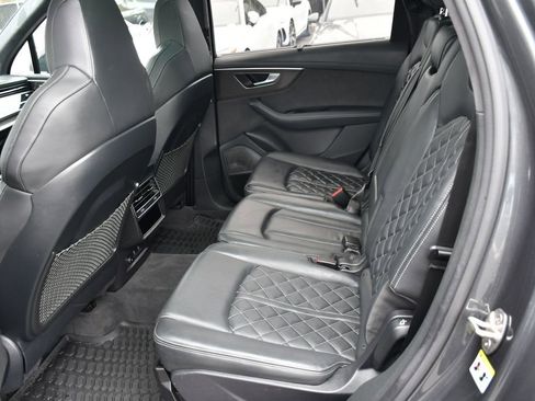 Used 2023 Audi SQ7 Prestige w/ Prestige Package AWD/4WD image 18