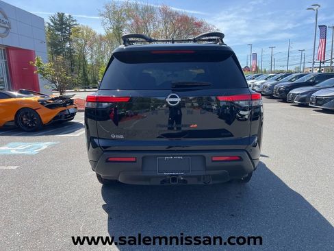 Used 2025 Nissan Pathfinder Rock Creek AWD/4WD image 5