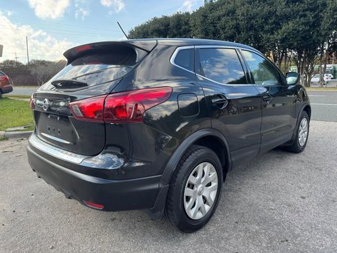 Used 2019 Nissan Rogue Sport S FWD image 3