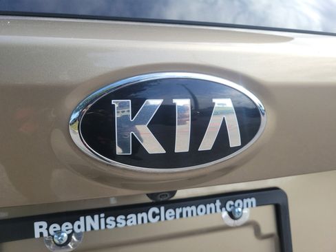 Used 2021 Kia Sorento LX FWD image 11