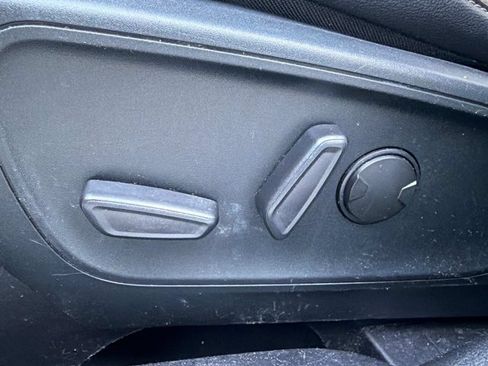 Used 2020 Ford Escape SEL FWD image 9