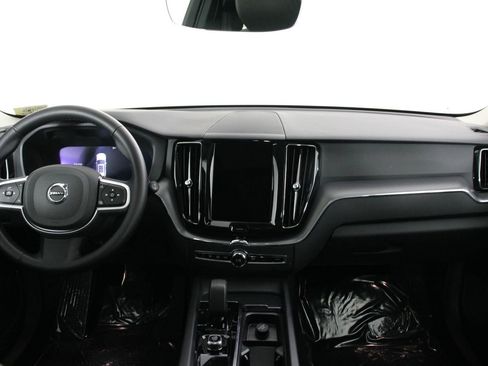 Certified 2025 Volvo XC60 B5 Core image 7