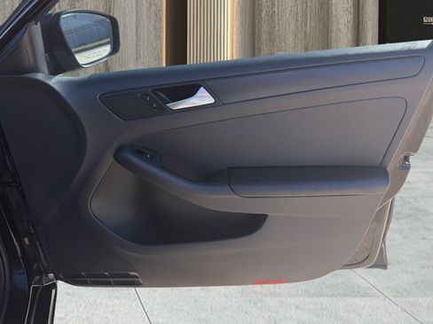 Used 2014 Volkswagen Jetta S image 44