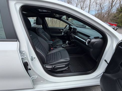 Used 2024 Kia Forte GT-Line w/ GT-Line Premium Package image 10