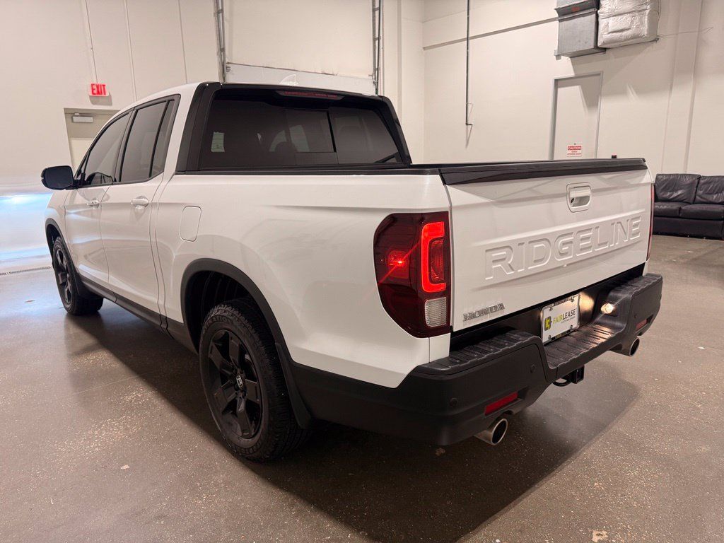 Used 2025 Honda Ridgeline Black Edition image 7