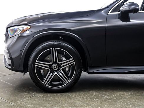Used 2024 Mercedes-Benz GLC 300 GLC 300 SUV w/ AMG Line image 11