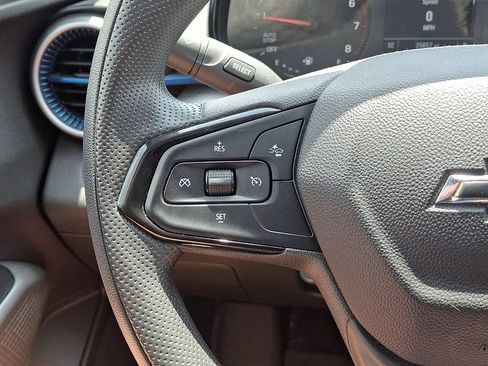 Used 2024 Chevrolet Trax LS FWD image 19