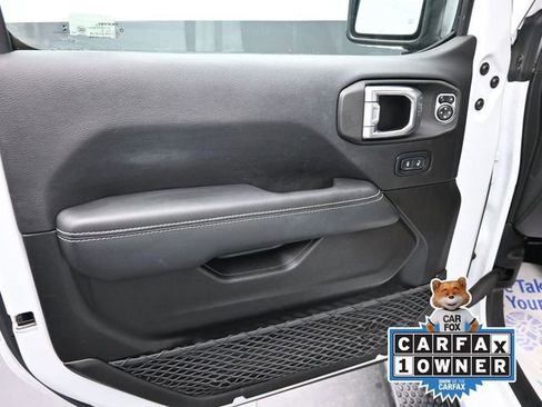 Used 2023 Jeep Wrangler Unlimited Sahara w/ Cold Weather Group image 14