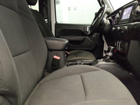 Used 2018 Jeep Wrangler Sport AWD/4WD image 21