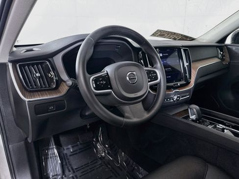 Used 2023 Volvo XC60 B5 Plus w/ Climate Package AWD/4WD image 9
