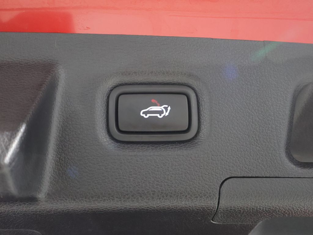 Used 2022 Hyundai Santa Fe SEL w/ Convenience + Premium Package AWD/4WD image 19