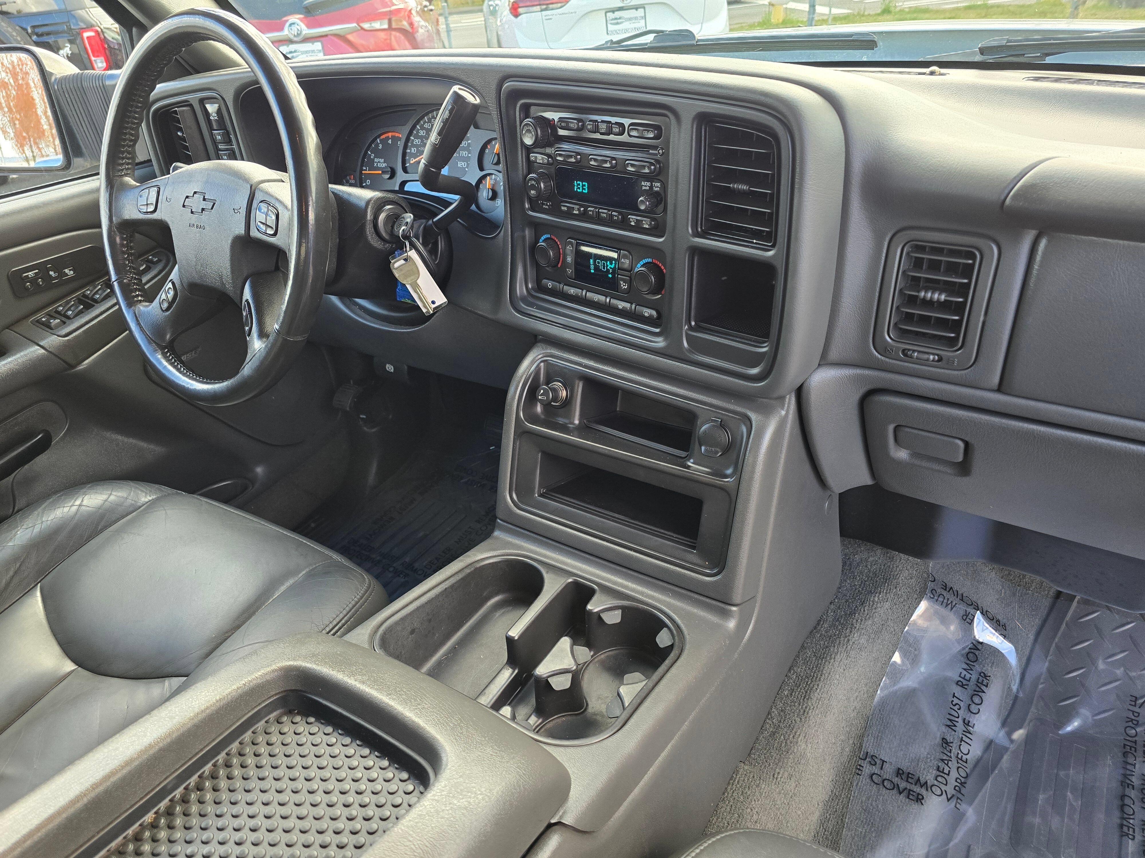 Used 2005 Chevrolet Silverado 2500 LT w/ Heavy-Duty Power Package AWD/4WD image 11