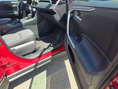 Used 2025 Toyota RAV4 XLE w/ Convenience Package image 10