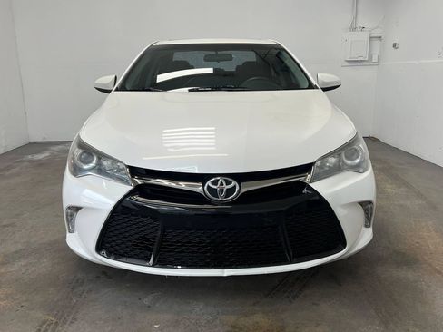 Used 2015 Toyota Camry XSE w/ Moonroof Package FWD image 2