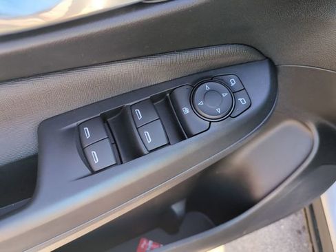 Used 2025 Buick Envista Preferred image 21