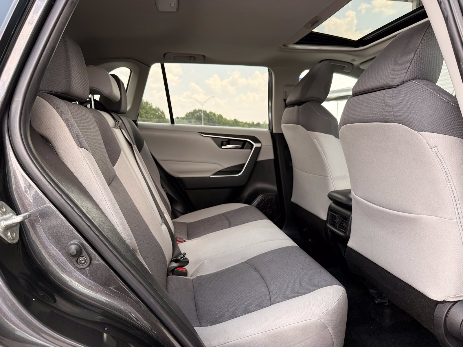 Used 2023 Toyota RAV4 XLE w/ Convenience Package FWD image 18