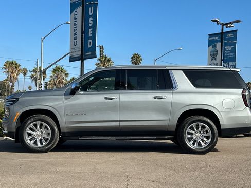 New 2025 Chevrolet Suburban Premier image 7