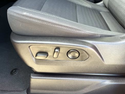 Used 2023 Chevrolet Silverado 1500 Custom image 27