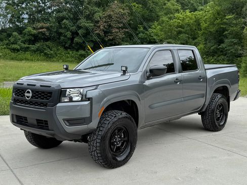 Used 2025 Nissan Frontier S w/ S Utility Package AWD/4WD image 8