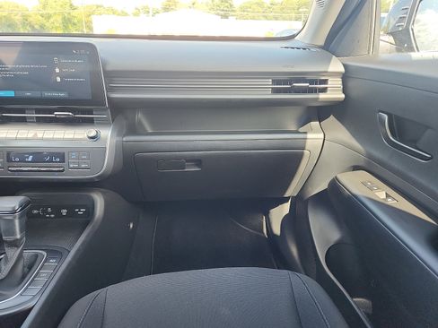 Certified 2024 Hyundai Kona SEL AWD/4WD image 11