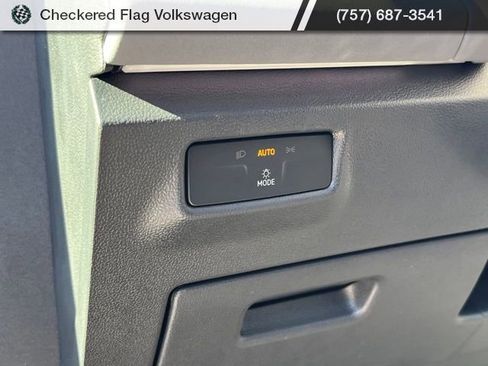 New 2026 Volkswagen Tiguan SE R-Line image 17