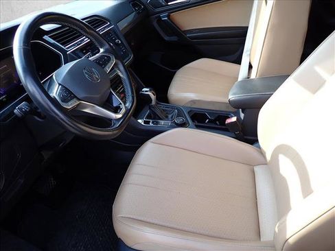 Used 2022 Volkswagen Tiguan SE AWD/4WD image 10