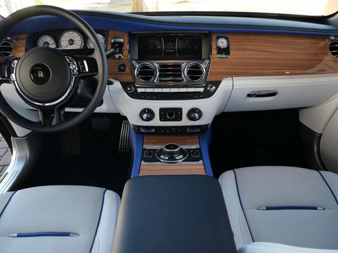 Used 2019 Rolls-Royce Wraith image 4