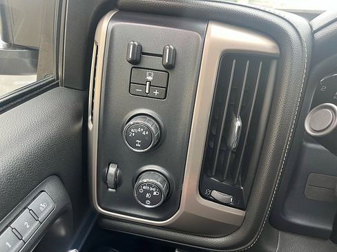Used 2018 GMC Sierra 1500 Denali w/ Denali Ultimate Package AWD/4WD image 32