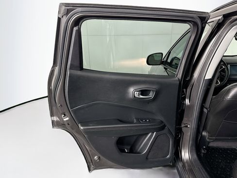 Used 2018 Jeep Compass Latitude w/ Popular Equipment Group image 24