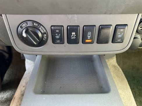 Used 2018 Nissan Frontier SV w/ Value Truck Package AWD/4WD image 29