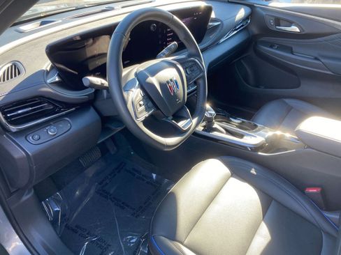 Used 2025 Buick Envista Sport Touring image 34