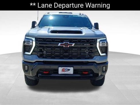 Used 2026 Chevrolet Silverado 2500 ZR2 AWD/4WD image 8