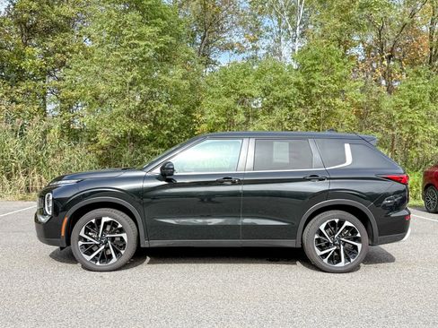 Used 2024 Mitsubishi Outlander AWD image 8