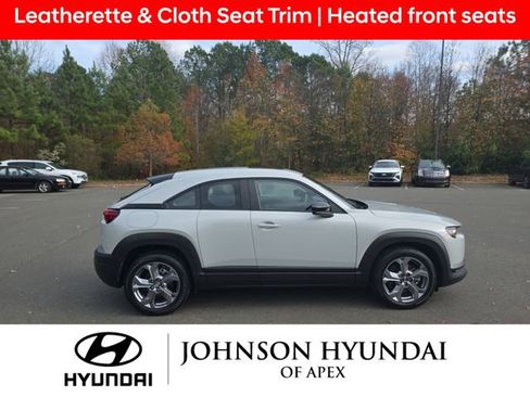 Used 2022 MAZDA MX-30 Electric w/ Premium Package image 14