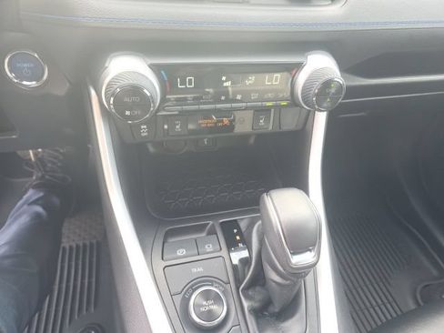 Used 2022 Toyota RAV4 SE w/ Convenience Package AWD/4WD image 20