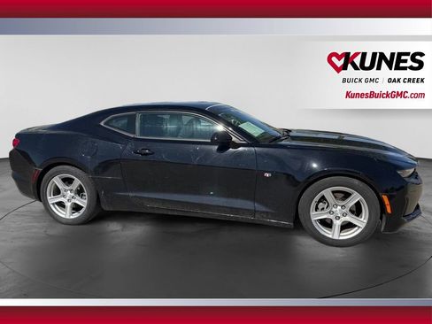 Used 2023 Chevrolet Camaro LT RWD image 8