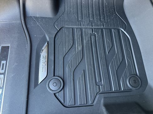 Used 2026 GMC Yukon Denali Ultimate w/ LPO, Floor Liner Package image 17