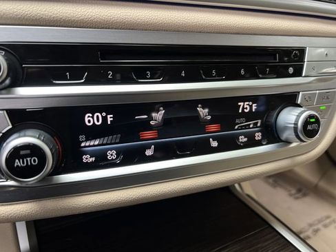 Used 2018 BMW 740i image 27