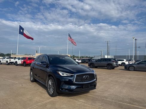 Used 2023 INFINITI QX50 Luxe FWD image 2