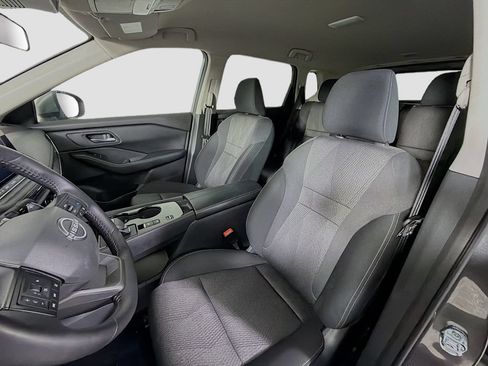 Used 2025 Nissan Rogue SV FWD image 14