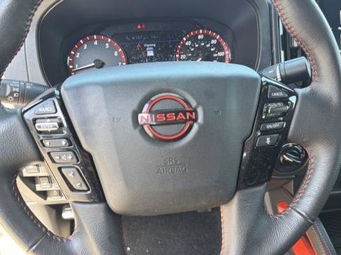 Used 2025 Nissan Frontier PRO-4X AWD/4WD image 9