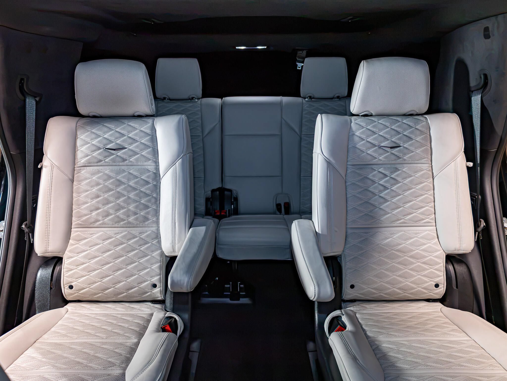 Used 2025 Cadillac Escalade Sport Platinum w/ LPO, Floor Liner Package AWD/4WD image 24