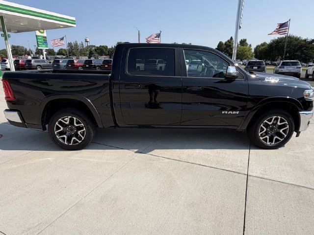 Used 2025 RAM 1500 Laramie AWD/4WD image 9