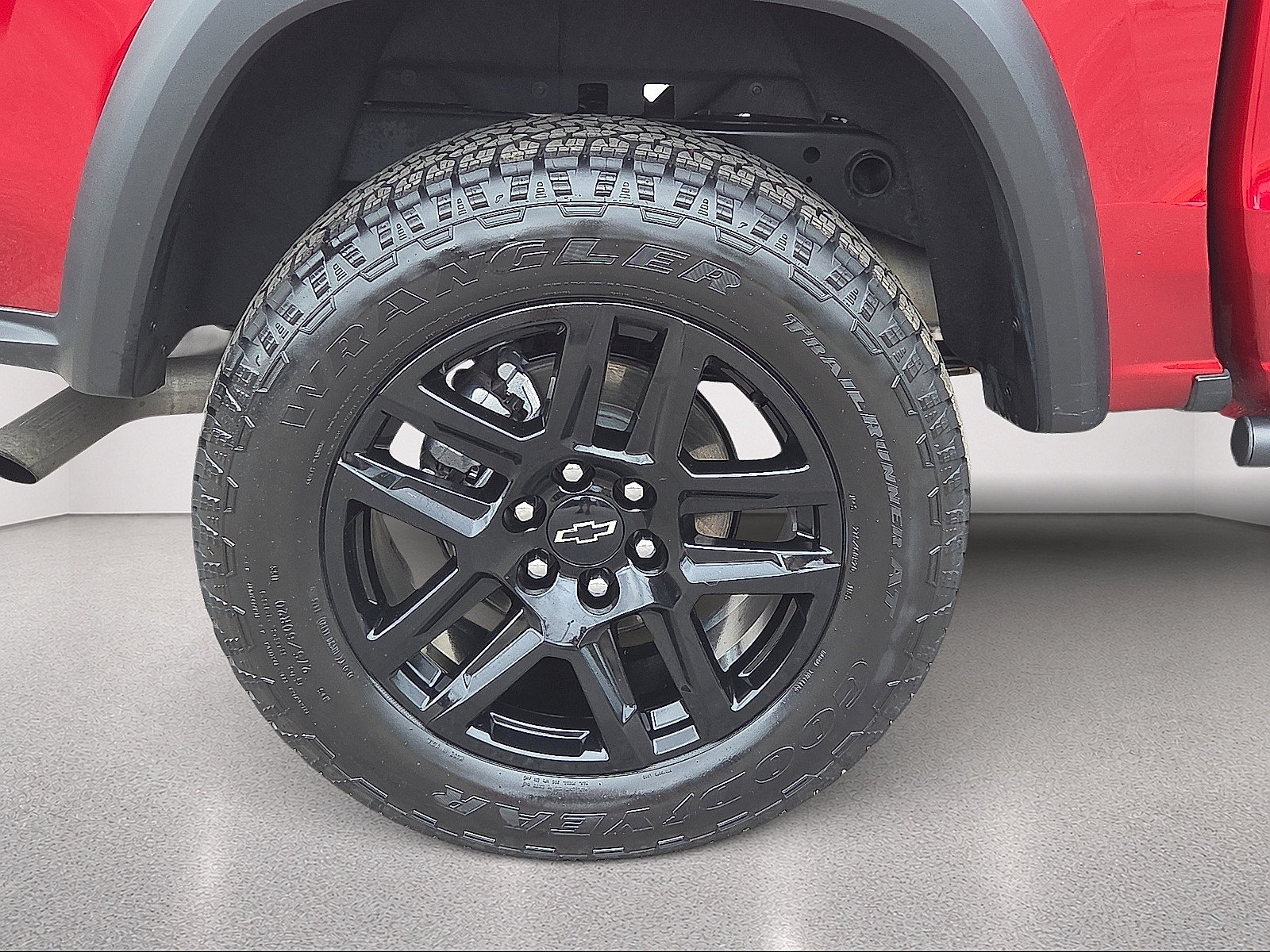 Used 2024 Chevrolet Colorado Trail Boss w/ Advanced Trailering Package AWD/4WD image 7